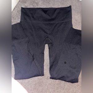 LULULEMON SEAMLESS LEGGINGS SIZE